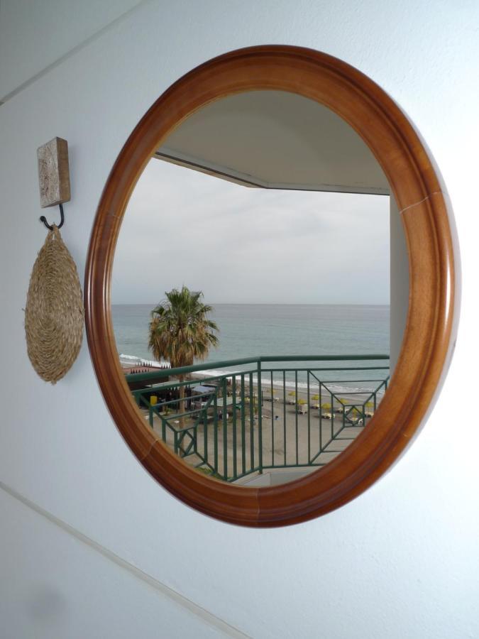 Torrox Costa Beachfront Apartment Exteriér fotografie